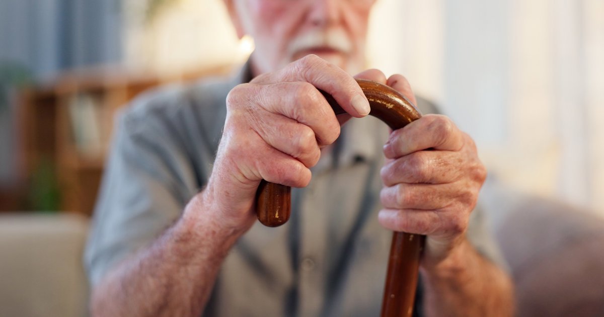Lesiones cerebrales traumáticas en adultos mayores aumentan el riesgo de demencia y cuidados prolongados