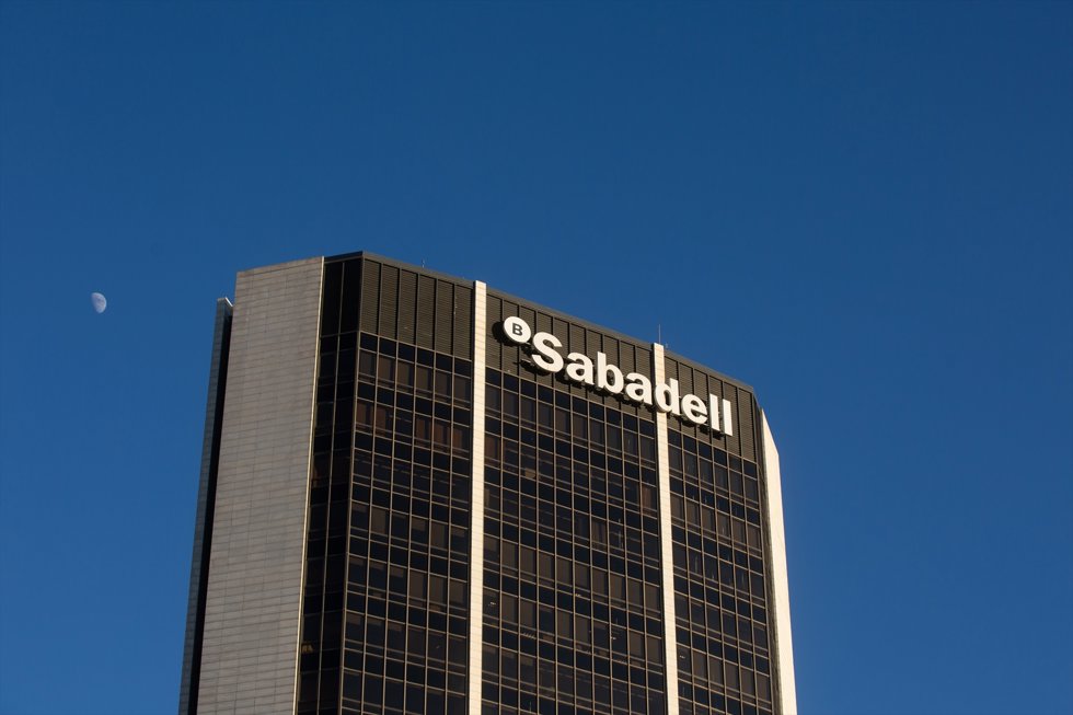 Fachada de la sede del Banco Sabadell