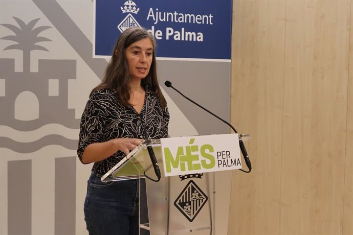 La portavoz de MÉS per Palma, Neus Truyol, en una rueda de prensa.
