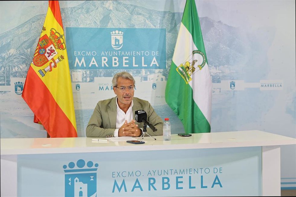 El concejal de Marbella José Eduardo Díaz en rueda de prensa