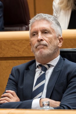 O Ministro do Interior, Fernando Grande-Marlaska, durante uma sessão de controle do governo no Senado, em 30 de setembro de 2025, em Madri (Espanha). O governo enfrenta mais uma semana de perguntas da oposição na sessão de controle do Senado.