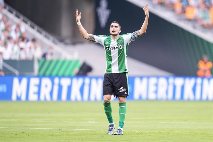 Archivo - Marc Bartra of Real Betis gestures during the Spanish league, LaLiga EA Sports, football match played between Real Betis and Athletic Club at La Cartuja stadium on August 31, 2025, in Sevilla, Spain.