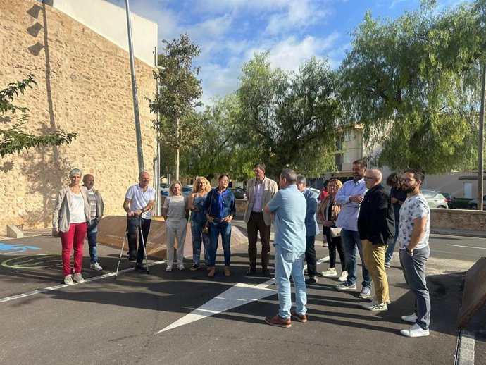 El conseller de Turismo, Jaume Bauzá, visita las obras de Sa Pobla