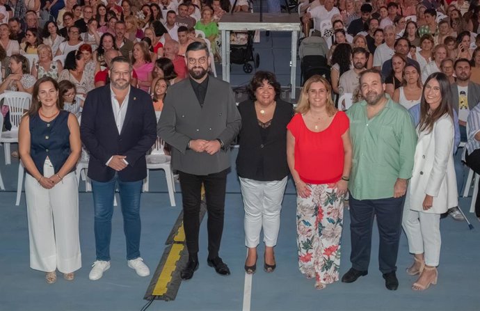 Manu Sánchez en su charla en la Feria del Libro de Huévar del Aljarafe.