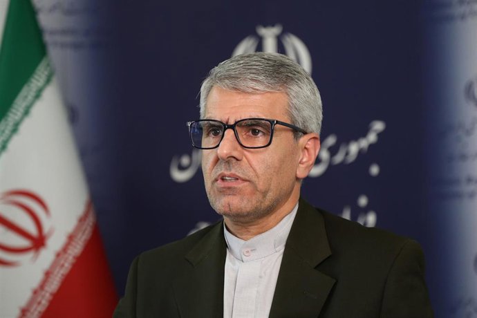 Archivo - El portavoz del Ministerio de Exteriores de Irán, Esmaeil Baqaei, durante una rueda de prensa en la capital, Teherán (archivo)