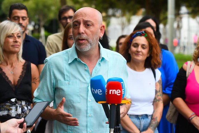 El secretario general del PCA,  Ernesto Alba, presenta su candidatura en las primarias de IU a las elecciones a la Junta de Andalucía