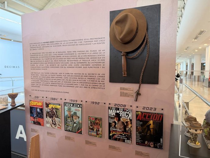 Exposición 'La X marca el lugar' con objetos del universo de Indiana Jones