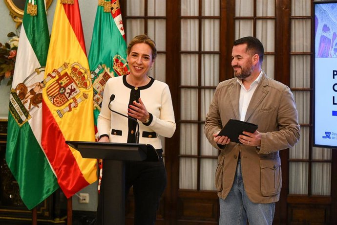 Archivo - La presidenta de la Diputación, Almudena Martínez, en una imagen de archivo.