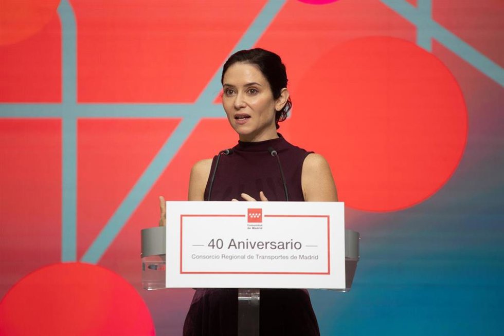 La presidenta de la Comunidad de Madrid, Isabel Díaz Ayuso, interviene durante el acto conmemorativo del 40 aniversario del Consorcio Regional de Transportes de Madrid