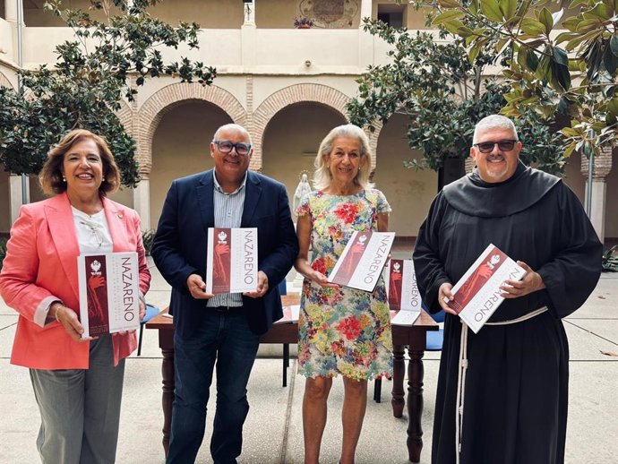 La vicepresidenta de Atención al Municipio y responsable del Cedma de la Diputación, María Francisca Caracuel, ha participado en la presentación del catálogo de la exposición 'Nazareno. II estación del Vía Crucis según Sánchez Mesa'