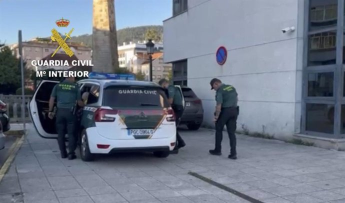 Dos detenidos por agredir en Soutomaior a un agente de Guardia Civil fuera de servicio y a su perro.
