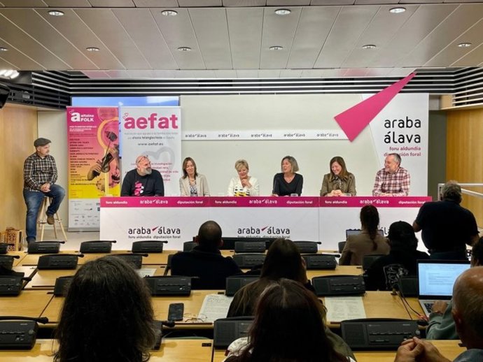 Presentación del Festival Solidario Aitzina Folk