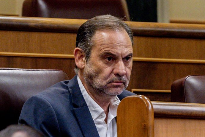 El diputado José Luis Ábalos durante una sesión plenaria, en el Congreso de los Diputados, a 9 de septiembre de 2025, en Madrid (España). 