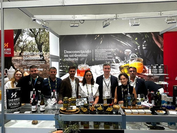 Stand 'Sabores de la Provincia de Sevilla' en el 'Gastronomika' 2025.