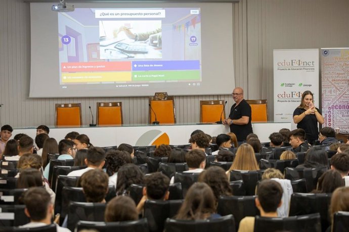 'Hackathon' De Edufinet Por El Día De La Educación Financiera