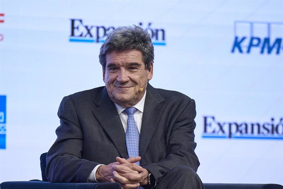 El Gobernador del Banco de España, José Luis Escribá, interviene en el XVI Encuentro Financiero del sector bancario, organizado por 'Expansión', KPMG, American Express y Cunef Universidad, en el auditorio El Beatriz, a 6 de octubre de 2025, en Madrid (E