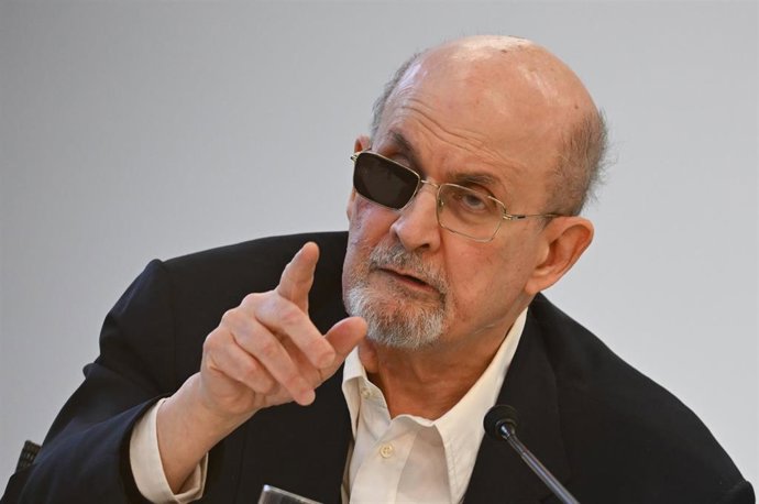 Archivo - Salman Rushdie, en imagen de archivo, inauguró cultur_ALH