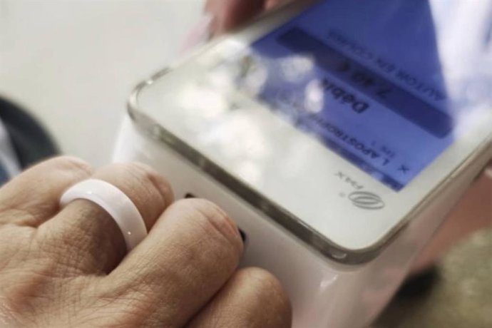 ¿Es posible pagar con un anillo? Rikki lo convierte en realidad