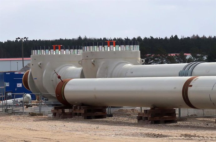 Archivo - 26 de março de 2019 - Lubmin, Alemanha - O assentamento de tubos é retratado no canteiro de obras do Nord Stream-2 perto de Lubmin, Alemanha, em 26 de março de 2019. Ukrinform. /VVB/