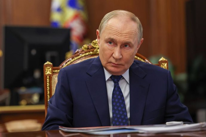 RUSSIA, MOSCOW - SEPTEMBER 24, 2025: Russia's President Vladimir Putin during a meeting with Zaporozhye Region Governor Yevgeny Balitsky at the Moscow Kremlin,Image: 1039846516, License: Rights-managed, Restrictions: * Switzerland And Russia Rights Out *,
