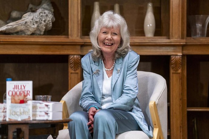 20 September 2025, United Kingdom, Derbyshire: British author Jilly Cooper is pitcured at The Queen's Reading Room Festival, a literary event celebrating the power and benefits of reading.   Cooper has died at the age of 88. Photo: Lucy Ray Media Assignme