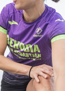 Joma y la Behobia-San Sebastián presentan la camiseta oficial de la 60 edición.