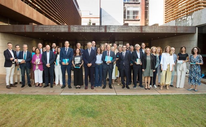 C-LM entrega los reconocimientos del monitor de reputación sanitaria a hospitales y servicios clínicos de la región.