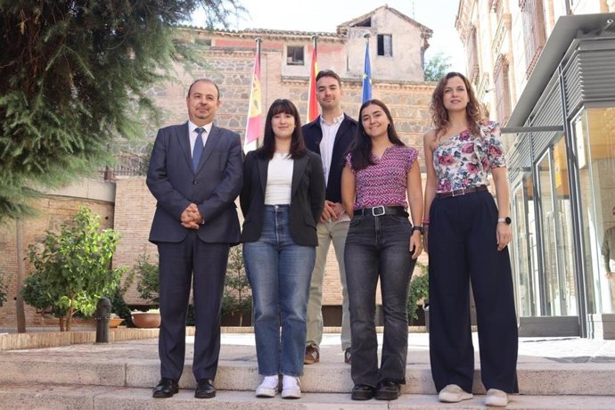 Los tres jóvenes de C-LM que se van a formar en Asuntos Europeos.