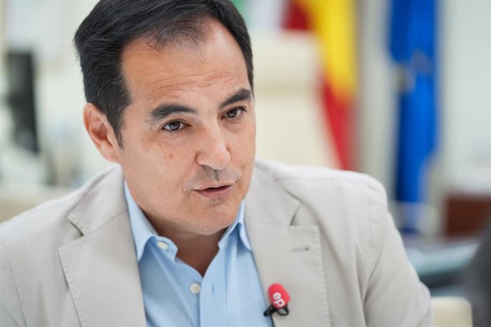 Archivo - El consejero de Justicia de la Junta de Andalucía, José Antonio Nieto, durante la entrevista concedida a Europa Press. Imagen de archivo. 