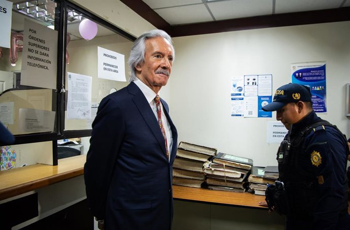 Archivo - Arquivo - 10 de março de 2025, Cidade da Guatemala, Cidade da Guatemala, Guatemala: O juiz ERICK GARCIA cumpriu a decisão da Terceira Câmara de Apelações que revogou as medidas alternativas que haviam sido concedidas ao jornalista JOSE ZAMORA, f