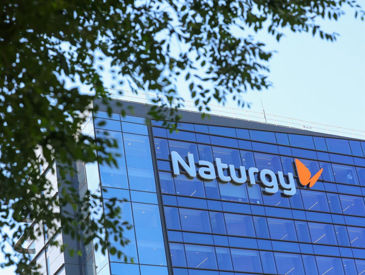 Naturgy cae cerca de un 4% en Bolsa tras vender un 3,5% de su autocartera por 883,2 millones