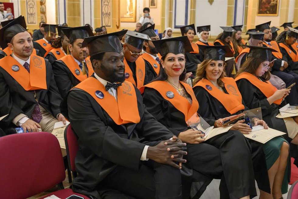 Graduación internacional celebrada en el Monasterio de Los Jerónimos con los estudiantes de los programas formativos compartidos por la UCAM y Exeed College