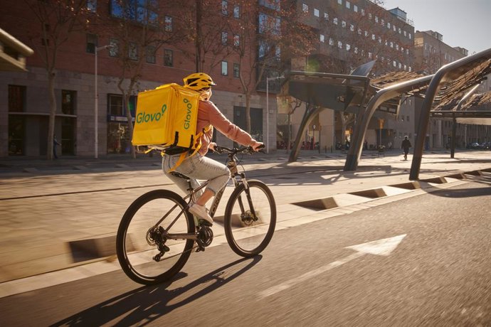 Archivo - Arquivo - Apelo do motorista de entrega da Glovo