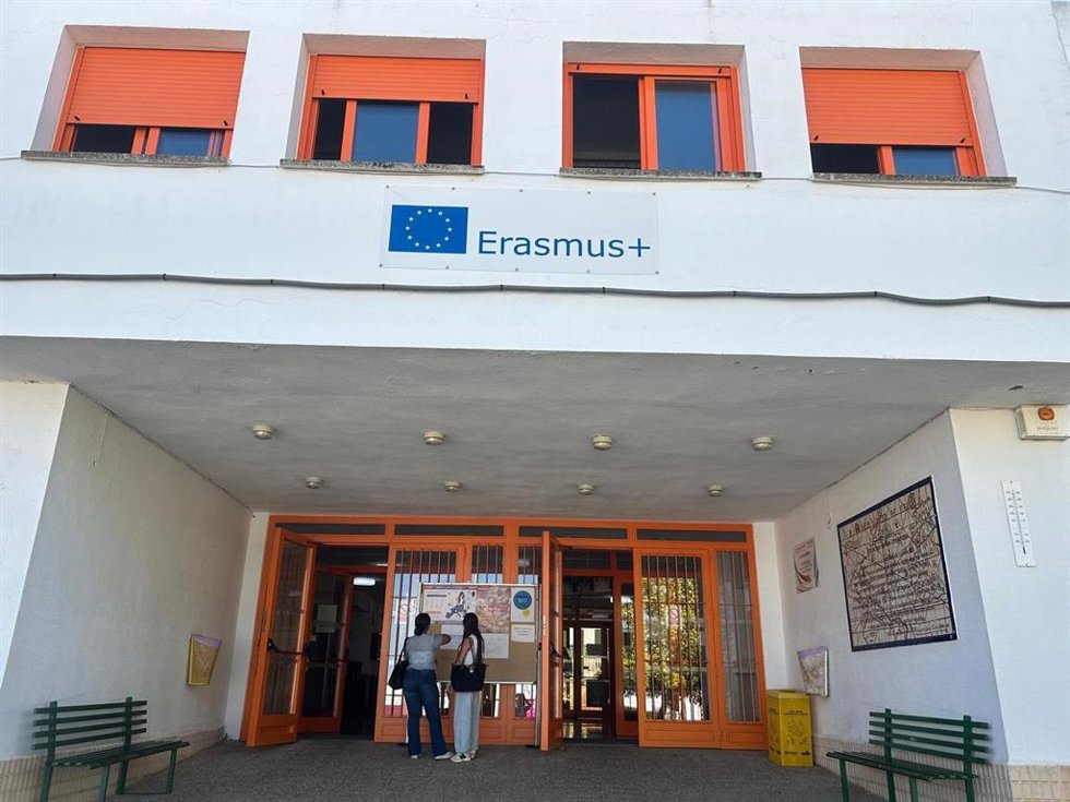 Fachada de un centro escolar