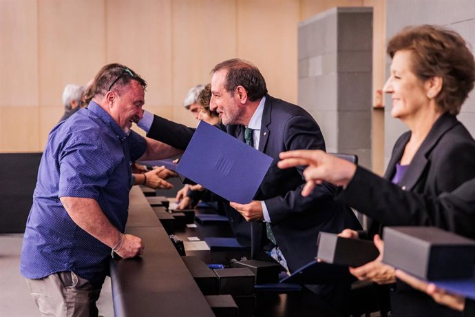 El conseller de Justícia i Qualitat Democràtica de la Generalitat, Ramon Espadaler, i el resopnsable d'Infraestructures i dels TBC del Port de Tarragona, Pablo Pedro González.