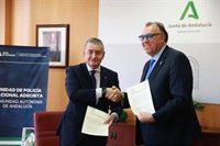 Andalucía impulsa el Grupo Titán de la Policía Adscrita para reforzar la inspección de alojamientos turísticos