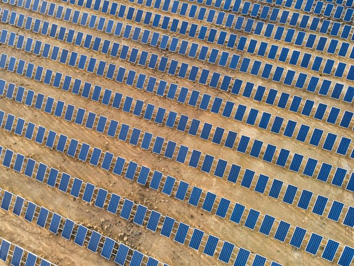 Archivo - El parque solar de Vilardevós, a 21 de junio de 2023, en Vilardevós, Ourense, Galicia (España).