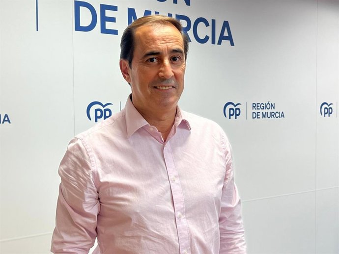 El vicesecretario de Política Municipal del Partido Popular de la Región de Murcia (PPRM), Víctor Manuel López Abenza