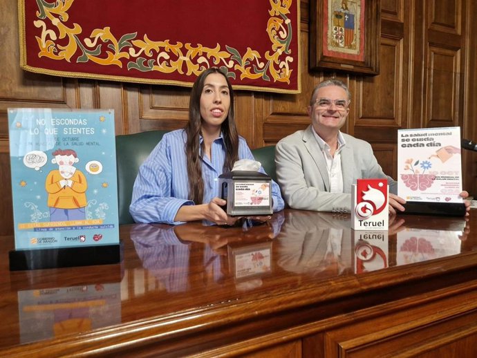 Los concejales de Juventud, Lucía Gargallo, y Desarrollo Económico, Luis Girón, del Ayuntamiento de Teruel.