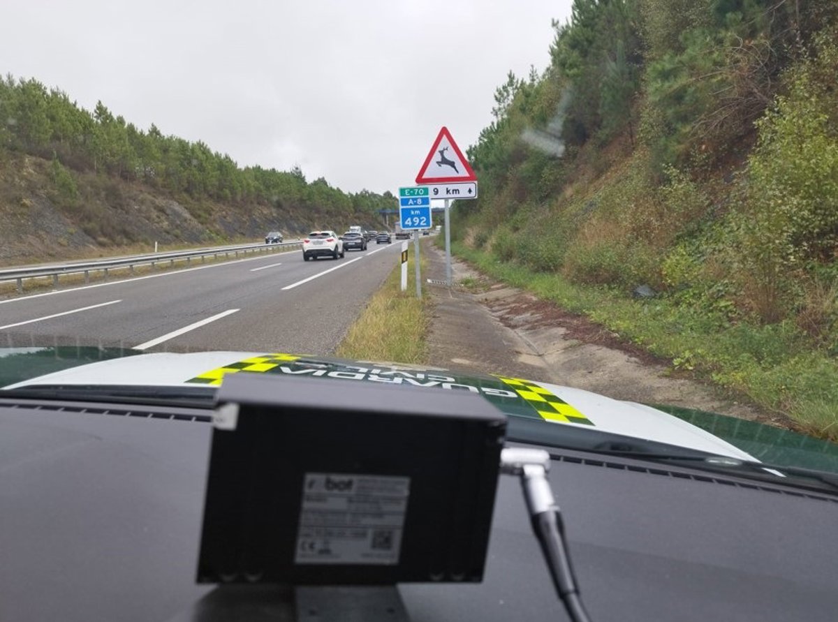 Pillado un conductor de 62 años circulando a 237 km/h en la A-8 en El Franco