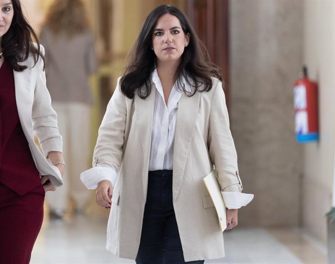 La portavoz de VOX en el Congreso, Pepa Millán, a su llegada a una reunión de la Junta de Portavoces, en el Congreso de los Diputados, a 1 de octubre de 2025, en Madrid (España).