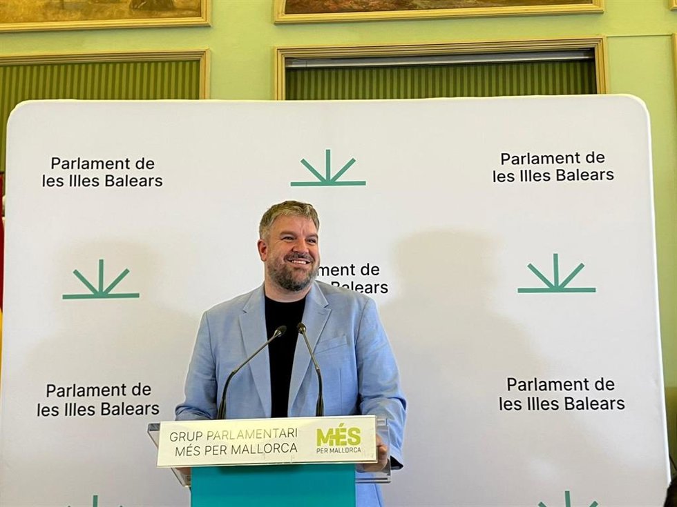 El portavoz de MÉS per Mallorca en el Parlament, Lluís Apesteguia.