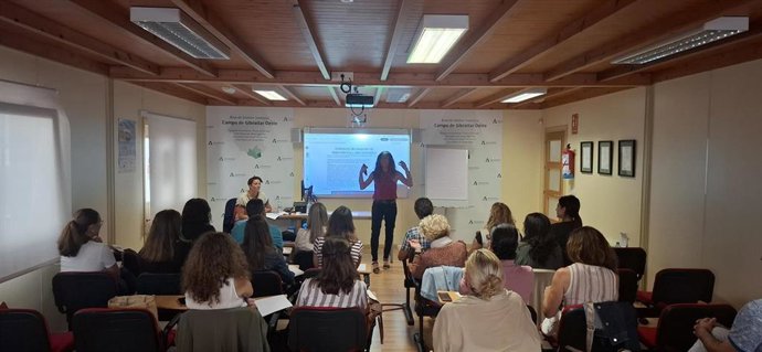 Actividad formativa dirigida a trabajadores sociales de Atención Primaria y Hospitalaria y de la Unidad de Salud Mental del Servicio Andaluz de Salud en el Campo de Gibraltar.