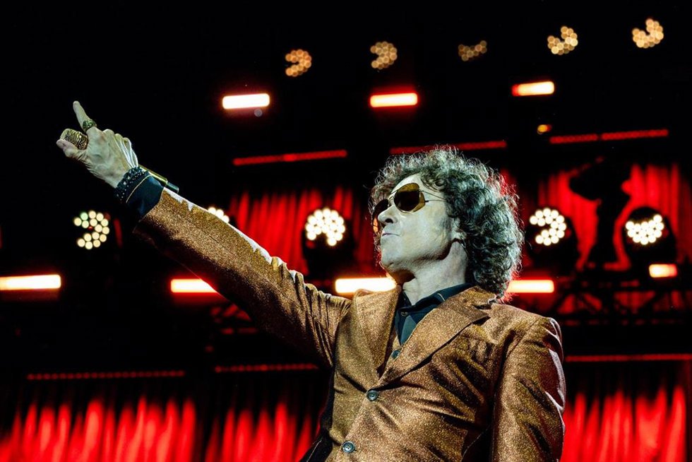 El cantante Enrique Bunbury durante su concierto en el Movistar Arena, a 13 de septiembre de 2025, en Madrid (España). Enrique Ortiz de Landázuri Izarduy, más conocido como Enrique Bunbury, es un cantante, compositor y músico español. Es reconocido por 