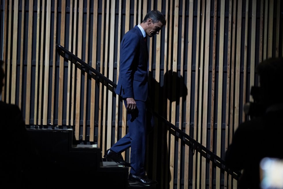 El presidente del Gobierno, Pedro Sánchez, durante la inauguración de la IX Cumbre Global de la Alianza de Gobierno Abierto (OGP) 2025, en el Palacio de Congresos Europa, a 7 de octubre de 2025, en Vitoria-Gasteiz, Álava, País Vasco (España).