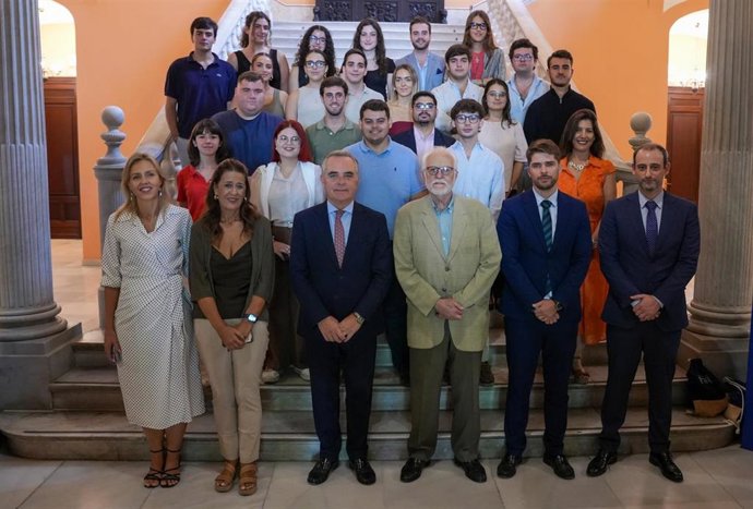 Bueno preside el acto de presentación del XII encuentro de Jóvenes y Participación Política 2025, en la Casa Consistorial.