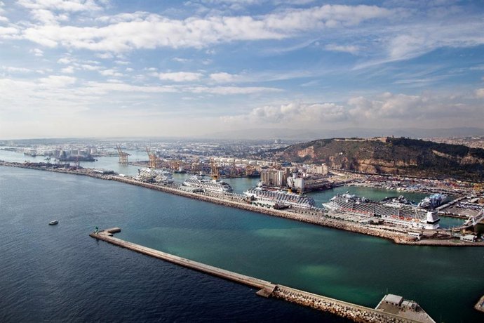 Imagen aérea del Puerto de Barcelona.