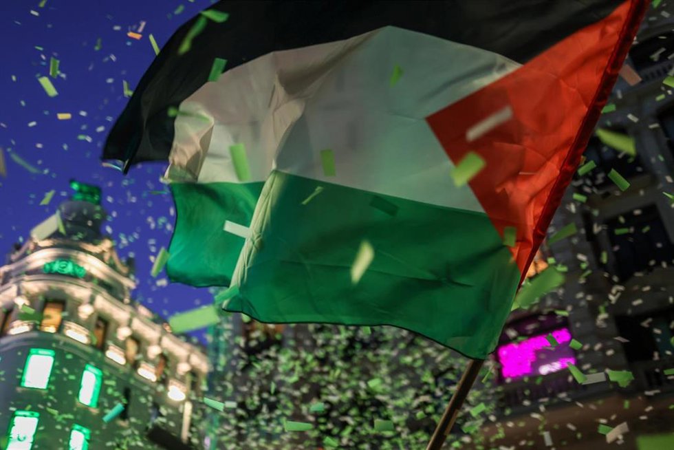 Una bandera palestina durante la movilización bajo el lema Alto al genocidio contra el pueblo Palestino. Por el fin al comercio de armas y a las relaciones con Israel