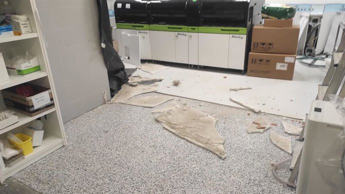 Se desprende un techo de escayola en el laboratorio del Hospital Nuestra Señora de Sonsoles de Ávila