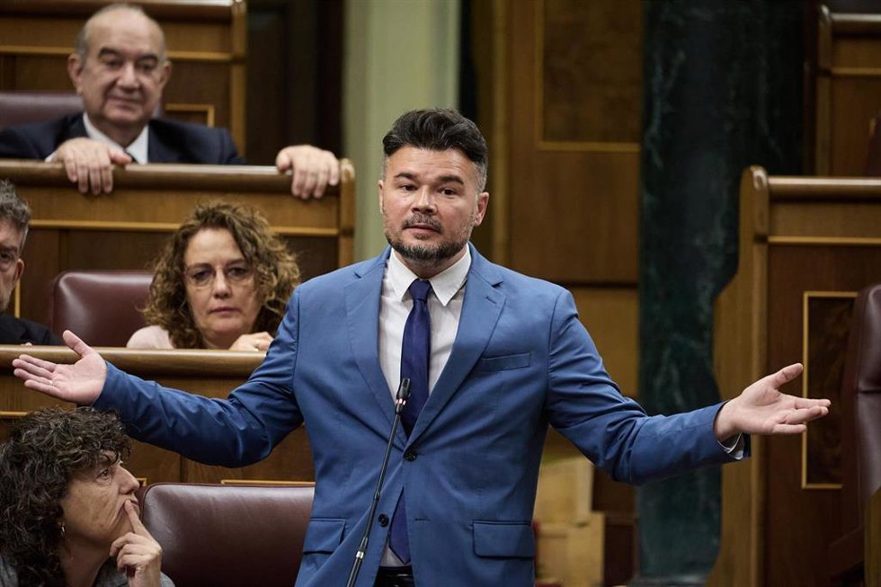 Archivo - El portavoz de ERC en el Congreso, Gabriel Rufián, interviene durante una sesión de control al Gobierno, en el Congreso de los Diputados, a 18 de junio de 2025, en Madrid (España).